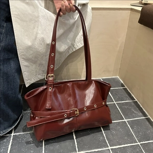 Glossy PU Leather Underarm Bag Women Fashion Commuter Shoulder Tote With Gold Metal Eyelets And Buckle Vintage Style