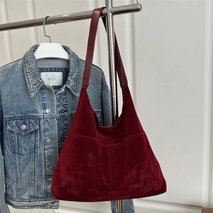Matte burgundy suede tote bag in hobo style with large capacity for autumn commute