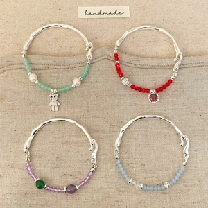 Bracelet Künstliche Perles Femme Alliage Argenté Cerceau Métallique Irrégulier Avec Künstliche Perles Cristal Zircon Pendentif Ours Bijoux Doux
