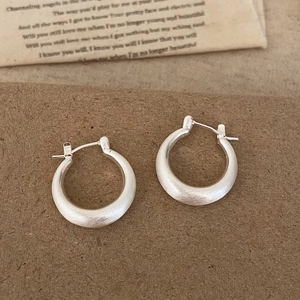 Minimalist vintage matte silver hoop earrings with brushed metal finish for women