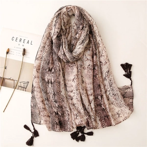 Western Fashion Snakeskin Print Long Scarf For Women Vintage Tassel Shawl Soft Polyester Sun Protection Beach Wrap