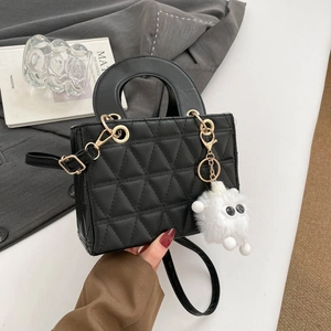 Sac à Main Femme en Cuir PU Matelassé Mode Bandoulière en Losange Avec Pendentif Peluche Elegant Petit Sac Fourre-Tout Bureau