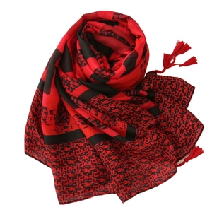 Écharpe à carreaux rouge et noir en coton et lin avec franges douces et textures