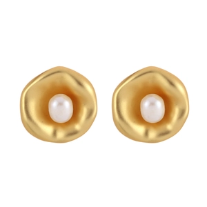 Minimalist matte gold irregular wavy round stud earrings featuring central white pearls