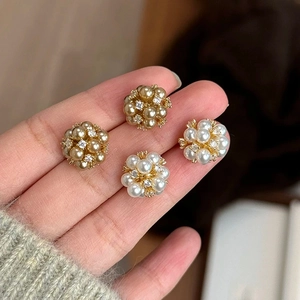 Boucles D'oreilles Puces Künstliche Perles Élégantes Rétro Avec Base En Cuivre Zircon Brillant Bijoux De Mode Pour Femmes