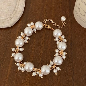 Elegant Cluster Artificial Pearl Bracelet Gold Plated Alloy Design Minimalist Luxury Style For Women Wedding Party Jewelry