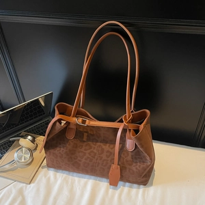 Large leopard print tote bag with double handles for casual autumn winter fashion