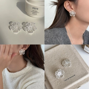 Hollow Flower Stud Earrings Copper Plated Gold Silver With Zircon Vintage Elegant Jewelry For Women Daily Wear With Earring Post