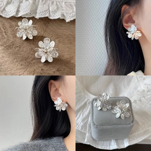 Elegant Vintage Silver Plated Copper Flower Stud Earrings With Zircon Hammered Texture Petals For Women