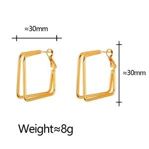 Detailed view of double-layer square gold earrings with 30mm dimensions and 8g weight