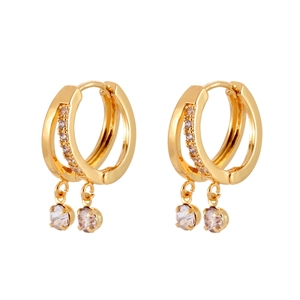 Boucles d'oreilles double anneau dorées avec zircons et pendentifs en pierres fines