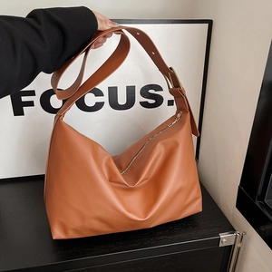 Women Shoulder Bag PU Leather Large Capacity Hobo Bag With Wide Adjustable Strap Minimalist Retro Tote For Daily Use