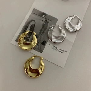 Irreguläre Geometrische Creolen Kupfer Gehämmert Texturierte Metall Französisch Vintage Stil Vielseitiger Schmuck Damen