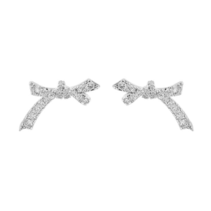 Boucles d'oreilles nœud en zircon brillant avec sertissage pavé sur fond blanc pur