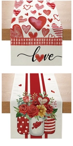 Dettaglio runner da tavola in poliestere con cuori rossi, rose e stampa scritta Love