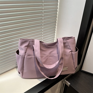 Grande borsa tote in nylon viola lavanda con tasche multiple per il lavoro quotidiano