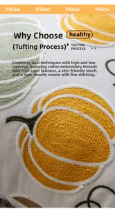 Dettaglio del processo di trapuntatura e ricamo sulla federa con motivo a zucca