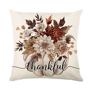 Housse de coussin automnale avec fleurs de dahlia, citrouille et texte thankful