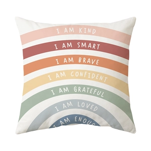 Housse de coussin arc-en-ciel blanche avec phrases positives pour la maison