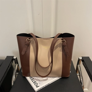 Minimalist Large Capacity Women Tote Bag PU Leather Commuting Shoulder Bag With Adjustable Straps And Magnetic Clasp