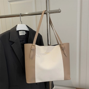 Retro contrast color tote bag in beige and cream leather with adjustable strap