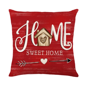 Rode kussensloop voor Valentijnsdag met Home Sweet Home print en hart-huis ontwerp