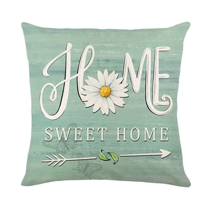 Daisy Home Sweet Home Kissenbezug in Minzgrün mit rustikalem Schmetterlingsdruck