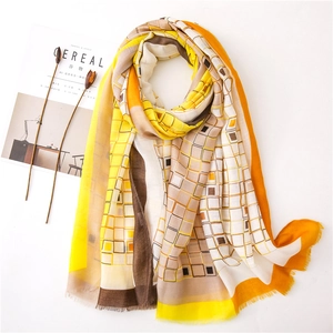 Écharpe légère en coton et lin avec motif géométrique à carreaux jaunes et franges