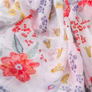 Elegante sciarpa in cotone da donna con stampa floreale rossa su fondo bianco