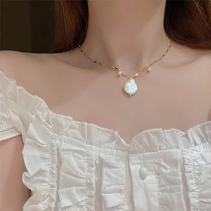 Baroque Freshwater Pearl Pendant Necklace Vintage French Style Copper Clavicle Chain Elegant Jewelry For Women