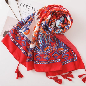 Rotes Strandtuch mit Blumenmuster und Quasten, Sonnenschutz-Schal für Damen im Sommer