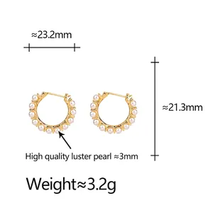Élégantes créoles dorées en C avec perles blanches, taille 23mm pour usage quotidien