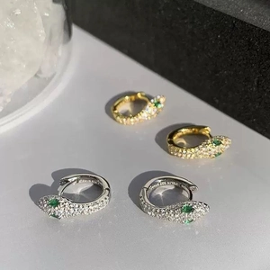 Boucles d'oreilles serpent dorées et argentées avec yeux verts et zircons sertis