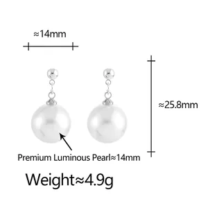 Élégantes boucles d'oreilles perles blanches de 14mm avec clous argentés et hauteur 25,8mm