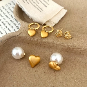Orecchini A Cuore E Perla Artificial Retro Francese Rame Placcato Oro Spazzolato Opaco Cavo Minimalista Elegante Gioielli Donna