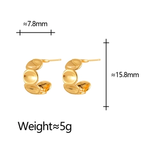 Boucles d'oreilles créoles géométriques en C dorées avec détails des dimensions exactes