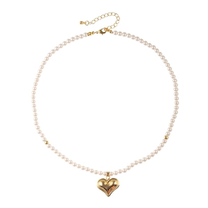 Collier de perles de style français avec pendentif coeur doré et fermoir ajustable