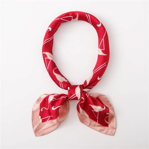 Foulard élégant en soie rouge avec imprimé flamant et bord rose, accessoire chic pour femme