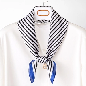 Petit Foulard Carré Pour Femmes En Satin De Satin Artificielle Imprimé Rayures Géométriques Cravate De Bureau Professionnelle