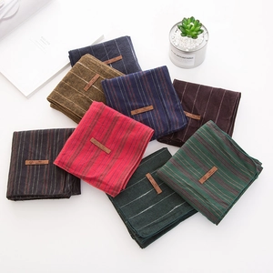 Foulards rayés en coton et lin pour enfants avec étiquette en cuir assortis