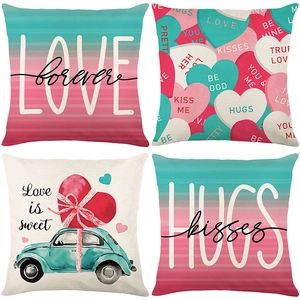 Set van vier Scandinavische Valentijnsdag kussenhoezen met hartjes en LOVE-teksten