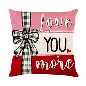 Funda de cojín de San Valentín con texto Love YOU more y lazo de cuadros vichy