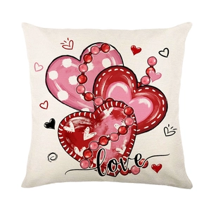 Funda de cojín de San Valentín con diseño de corazones y texto love en lino beige