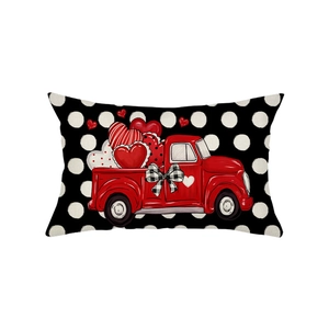 Fodera per cuscino lombare con camion rosso vintage e cuori su sfondo a pois
