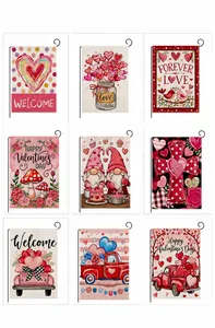 Nove bandiere da giardino per San Valentino con gnomi, cuori e motivi floreali in rosa