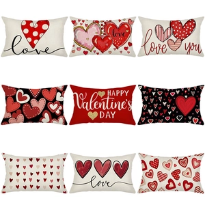 Juego de fundas de cojín para San Valentín con corazones rojos y letras románticas