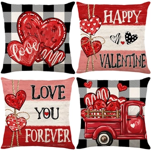 Set di 4 federe per cuscini di San Valentino con motivi a cuori e camion rossi d'epoca