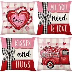 Set di 4 federe per cuscini di San Valentino con camion rosso e motivi a cuore divano