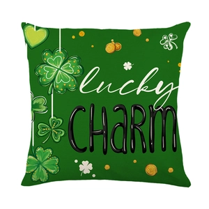 Fodera per cuscino San Patrizio quadrata con trifoglio verde e scritta Lucky CHARM