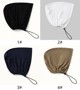Quatre variantes de couleurs de turbans élastiques à cordon pour femmes en grille 2x2.